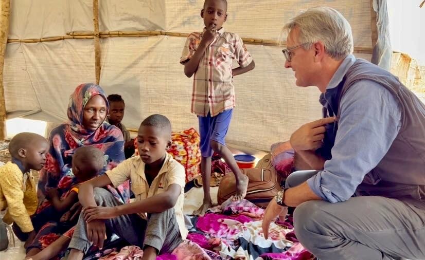 Sudan S Crisis Sends Hunger Shockwaves Across The Region World Food   In South Sudan WFP Michael Dunford Speaks To New Arrivals From Sudan. WFP 